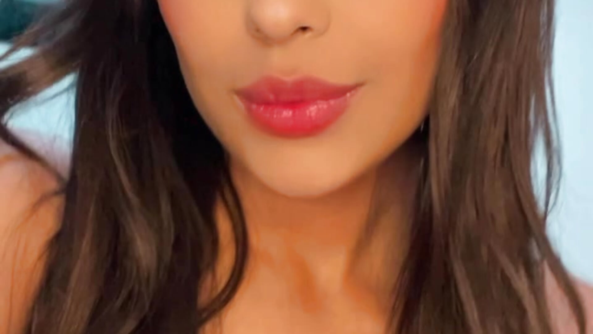 kisses for you 💋 - video by Sary_hott cam model