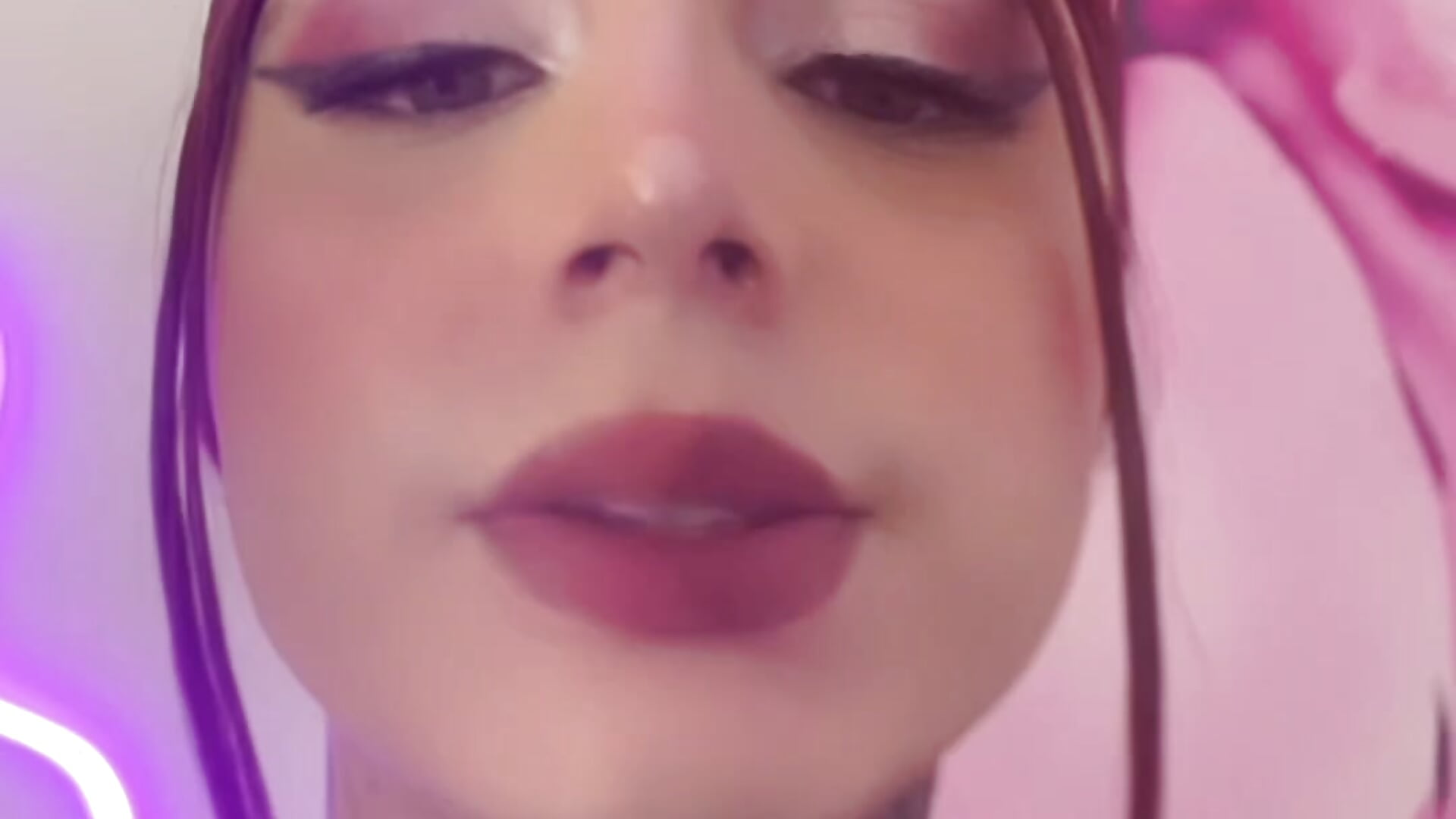 Girly smooke❤️🍁 - Vídeo de mistres_sammy, modelo de vídeos