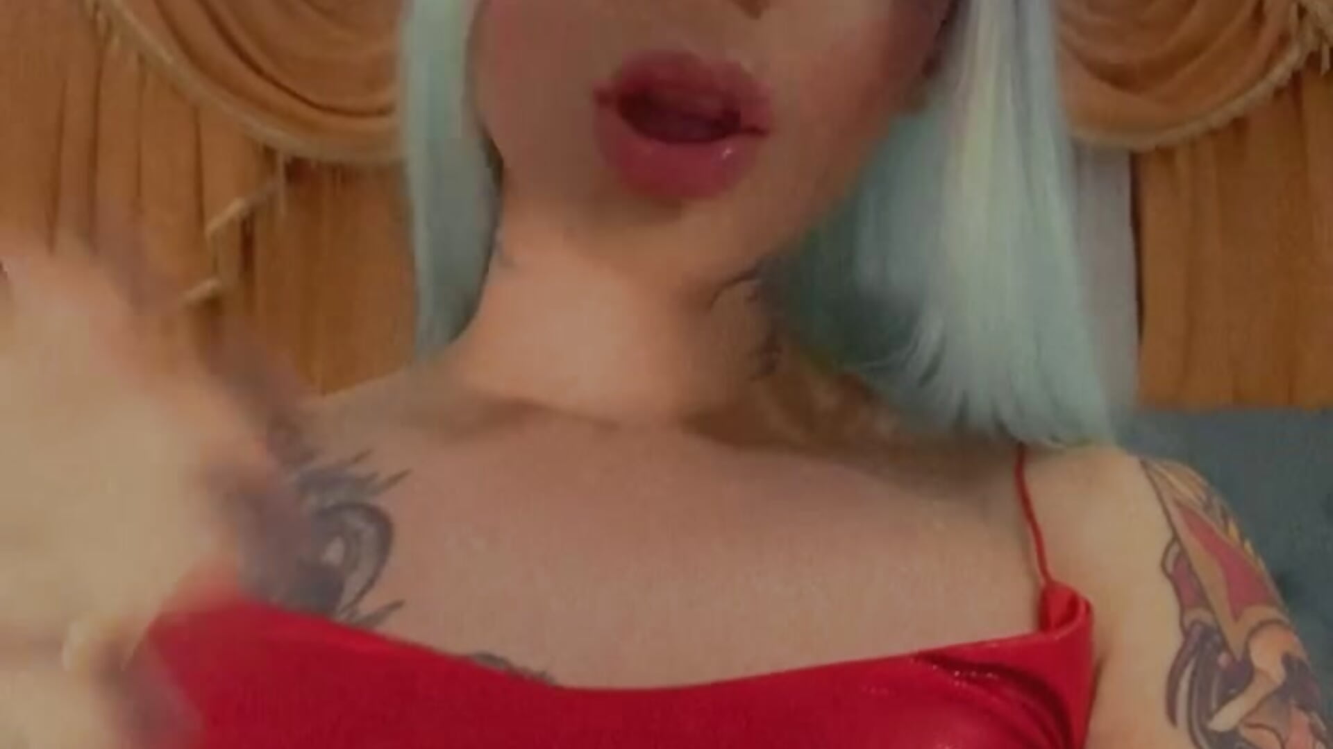 YOUR QUEEN SAMMY π» - video by mistres_sammy cam model