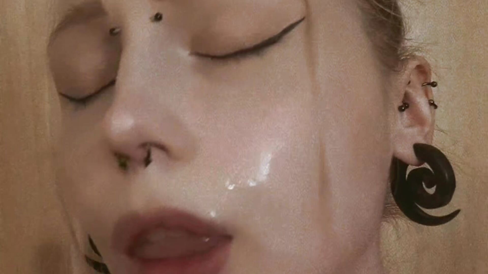 Faciale – video af bebetocooo cam-model