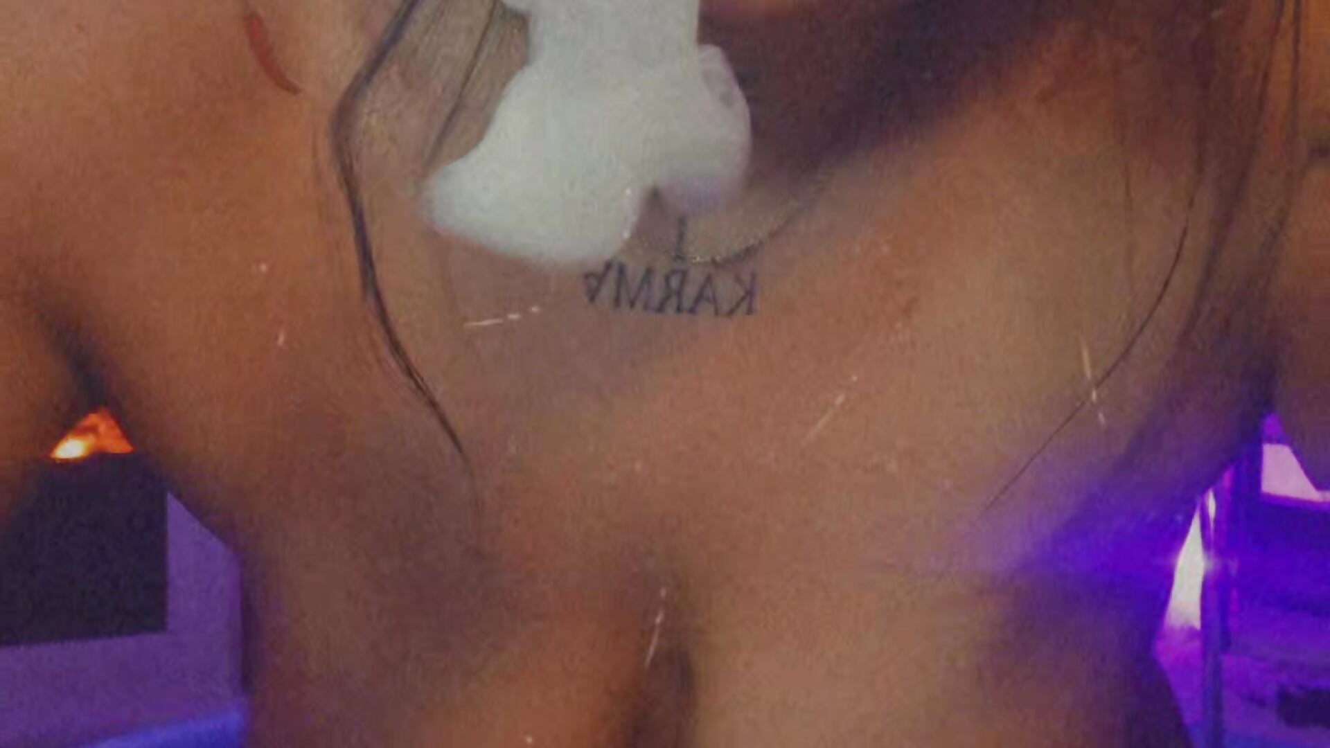 Puff Bouncing Tits - video by CarolaDrago cam model