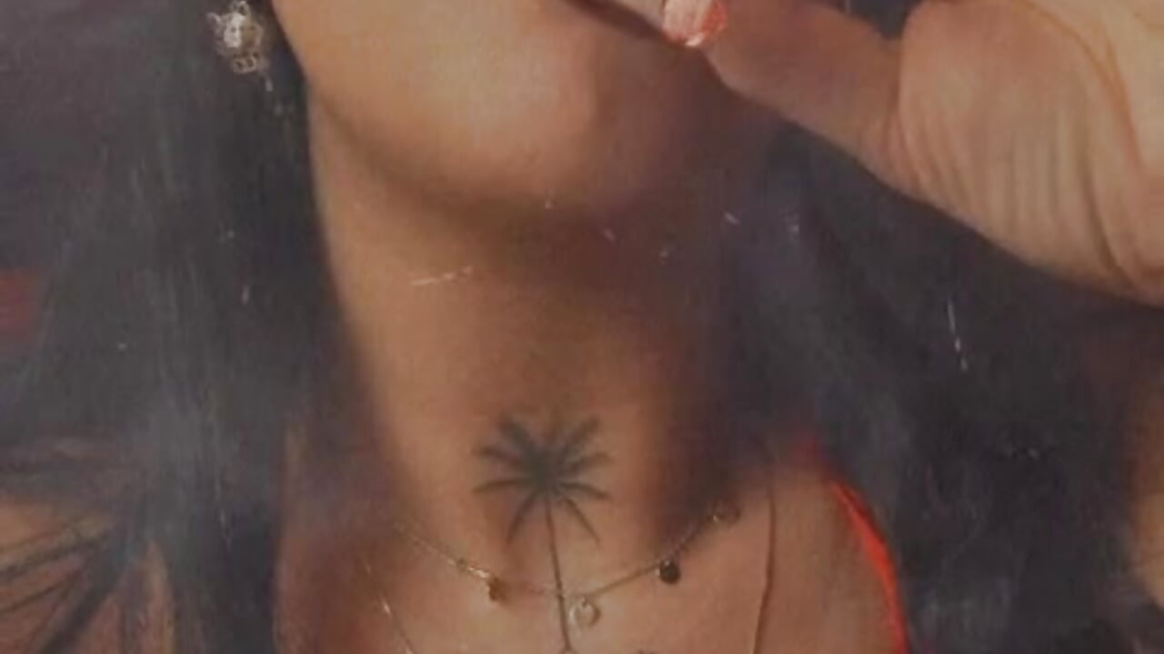 Mami Smokin - video by CarolaDrago cam model