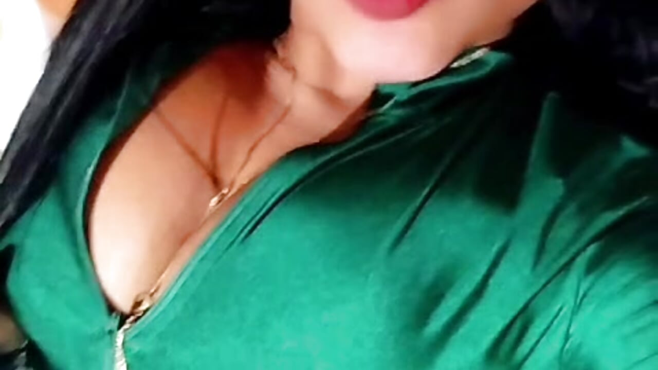 WhatsApp Video 2025-12-13 at 8,50,58 AM - vidéo du modèle de showcams ginebra_ness