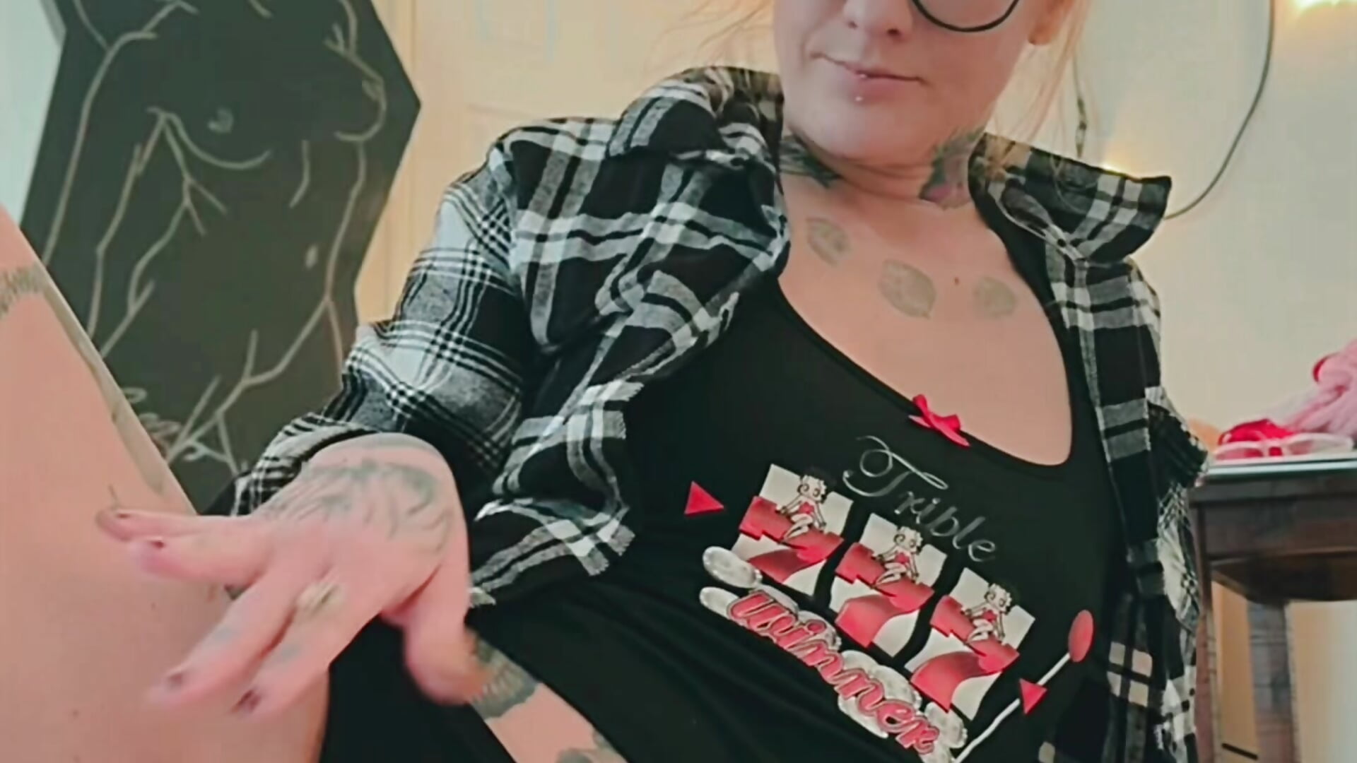 <3
