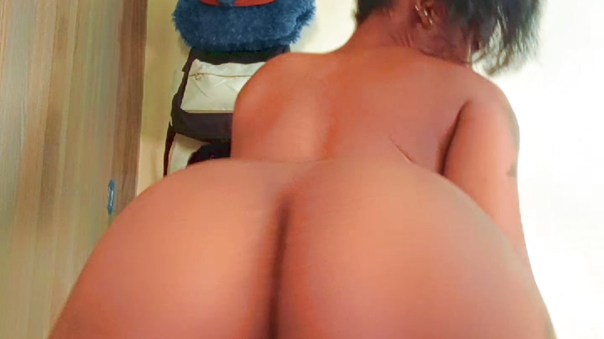 naked twerk
