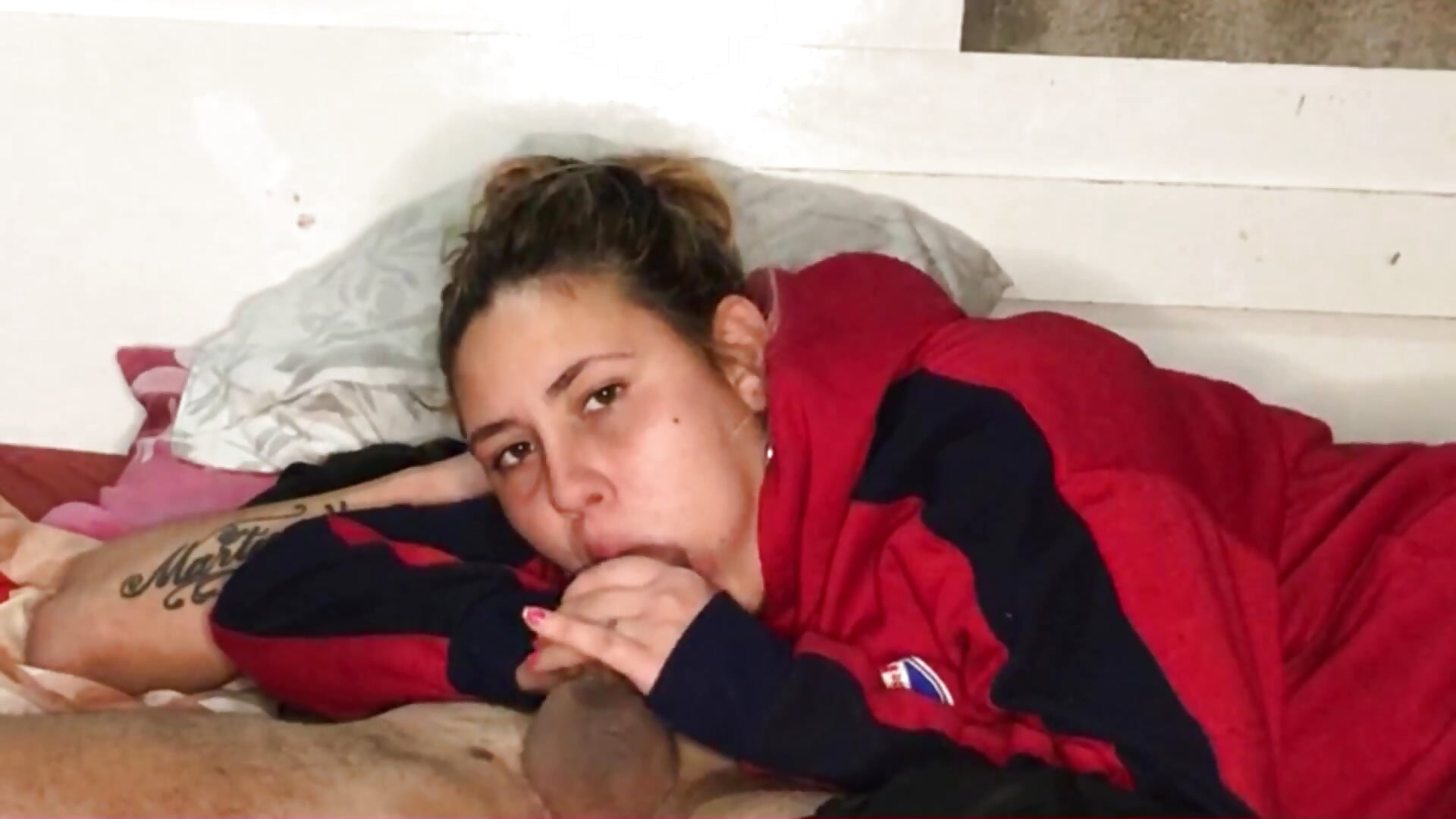 HERMANASTRA de 18 se lleva GRAN CARGA de SEMEN en la BOCA