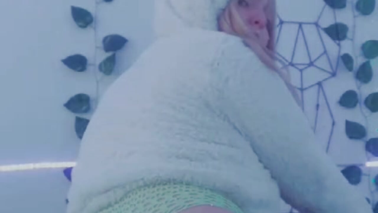 WhatsApp Video 2024-01-30 at 2,25,13 PM - video by Krystal_Evans cam model