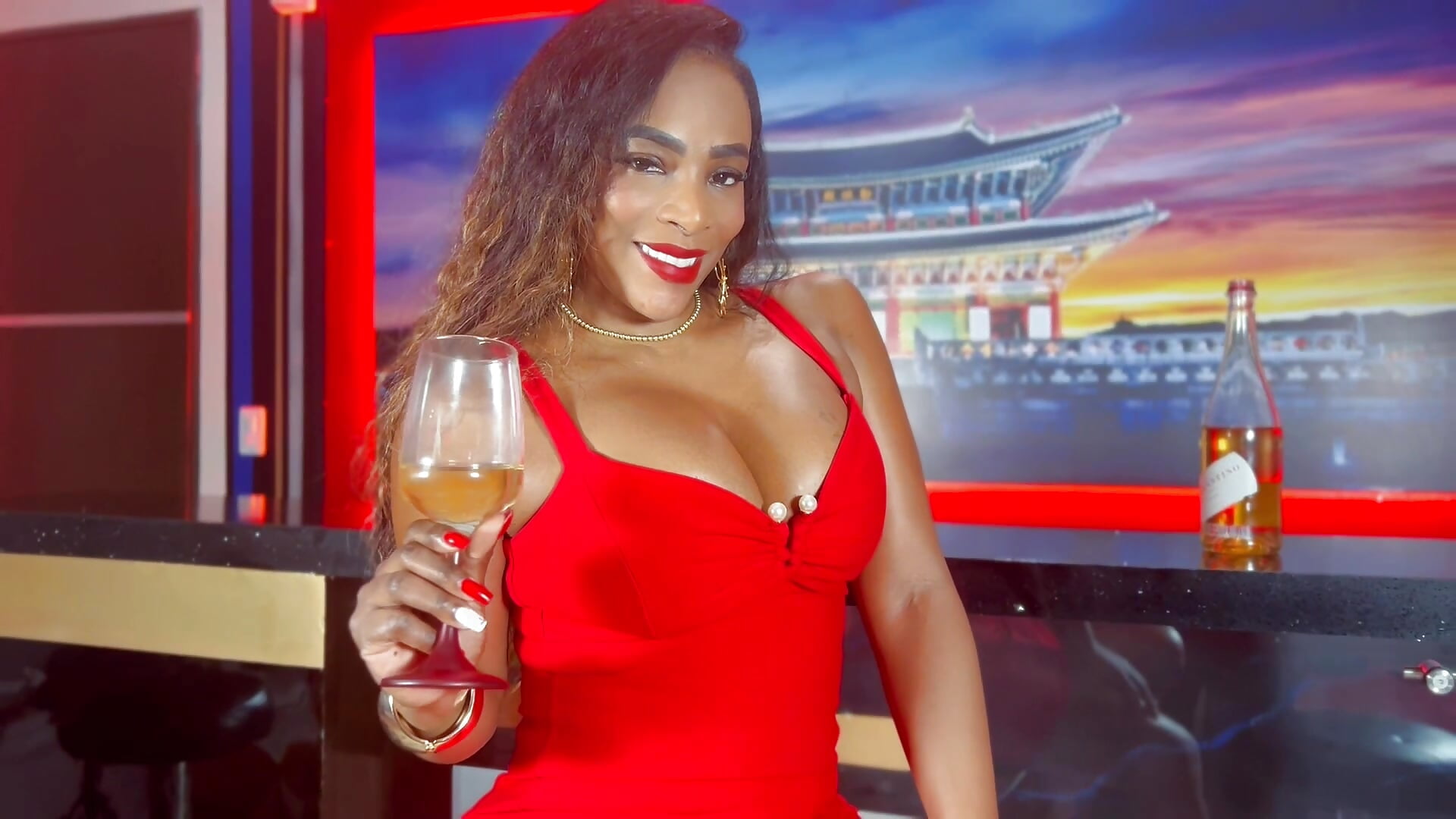 Would you like to have a drink with me?🍸👄 - video by IsabellaKanned cam model