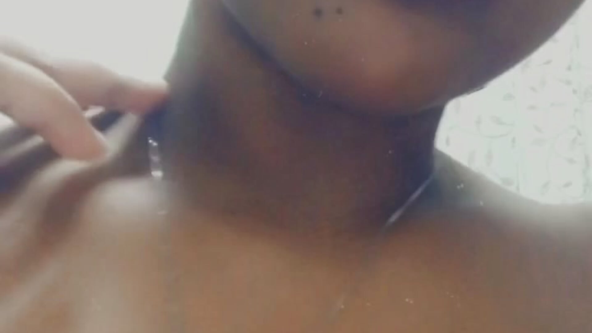 Pretty Me – video od webkamerové modelky diamondjayeee