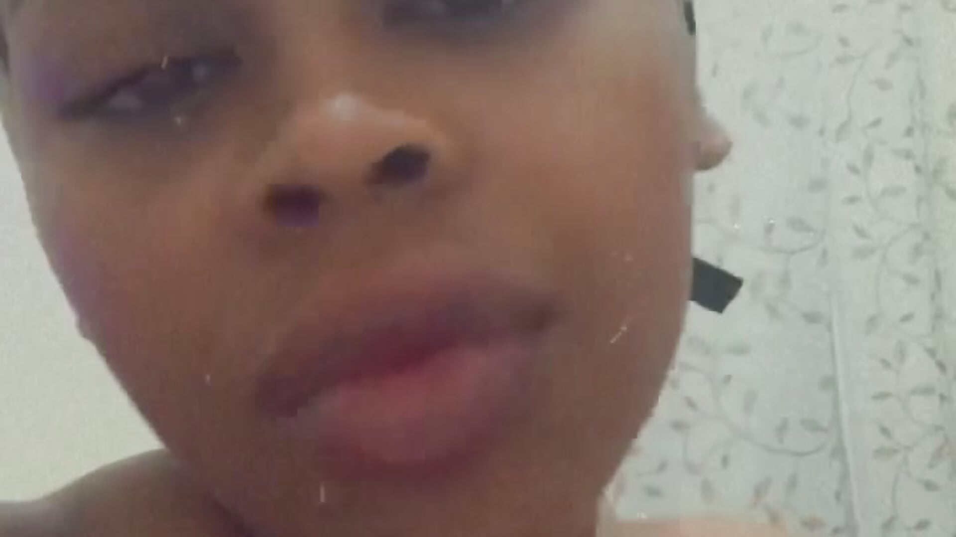how deep – video od webkamerové modelky diamondjayeee