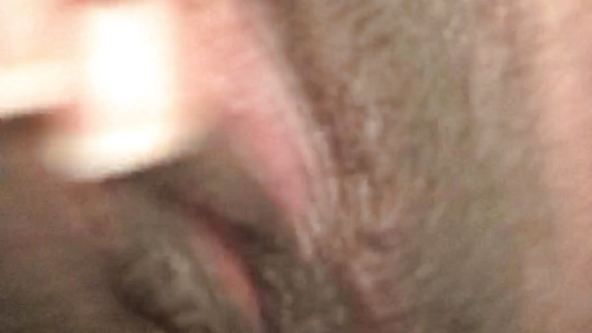I'm very horny, come love
