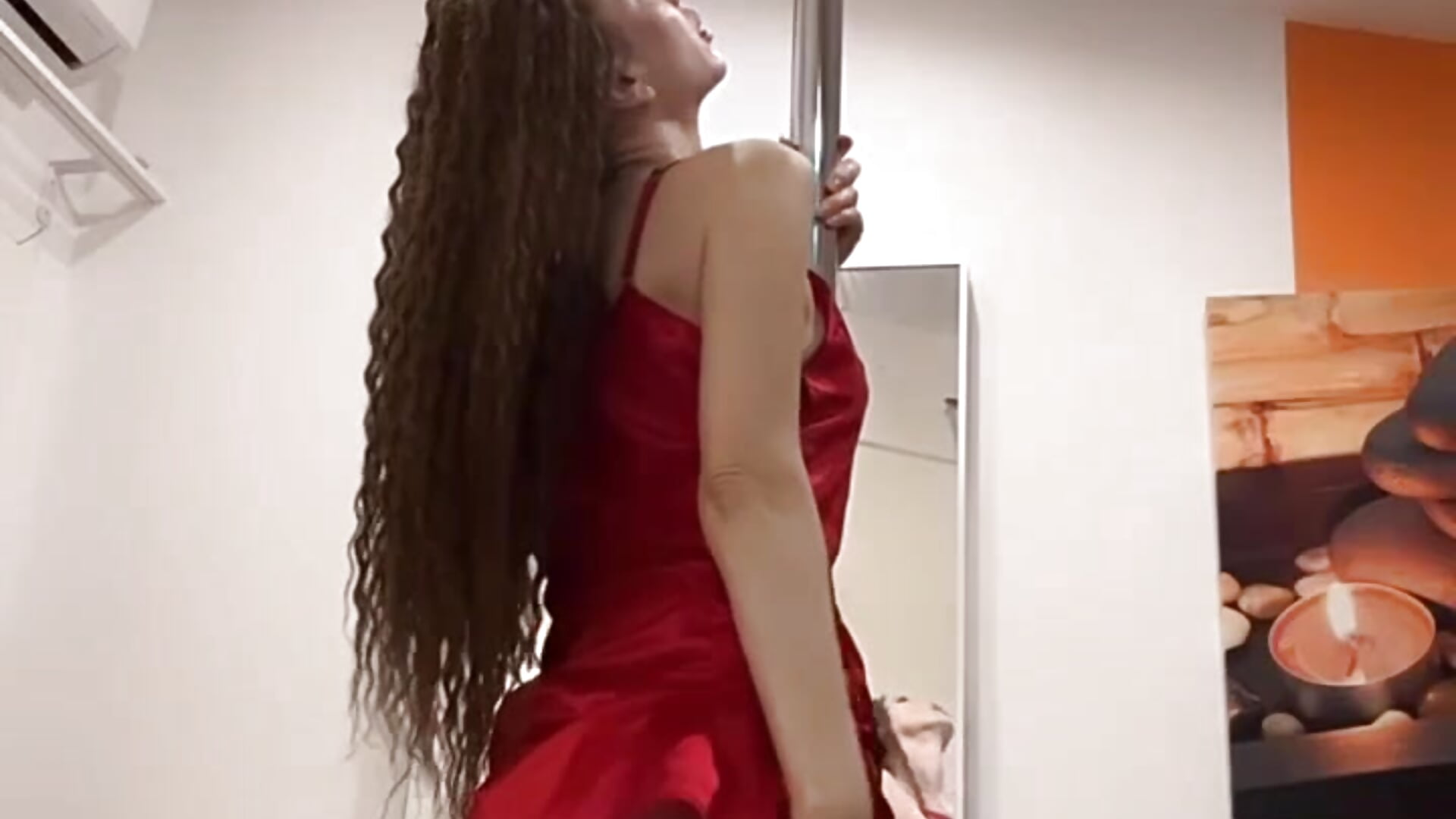 Pole dance before taking you to bed with me - video by AngelaDevins cam model