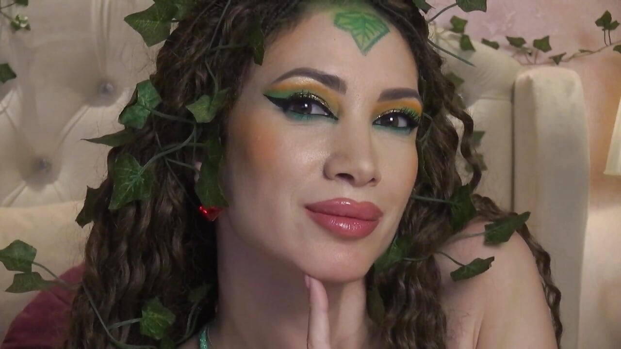 Poison Ivy feeds Her flowers with men's seed - video by AngelaDevins cam model