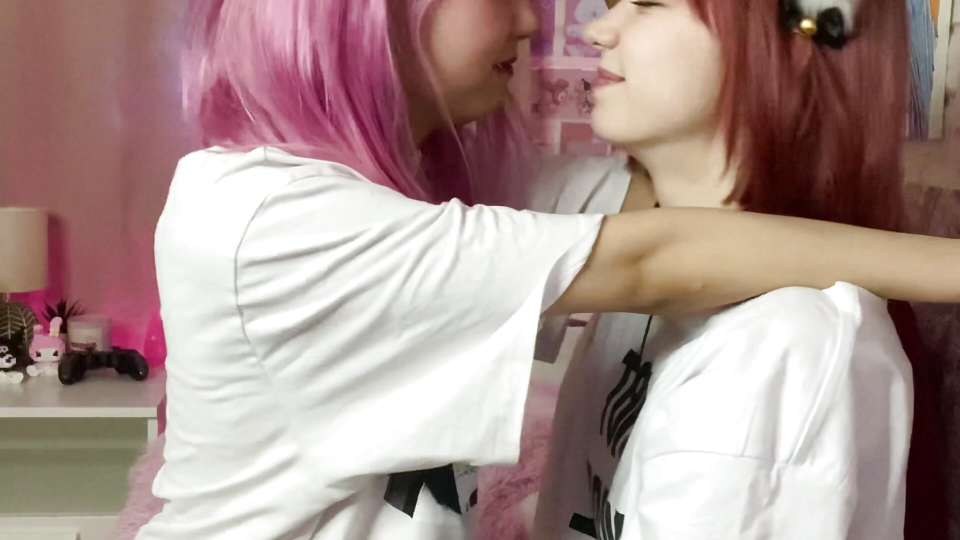 kiss with diana - video di ashleywowmeow modella di cam