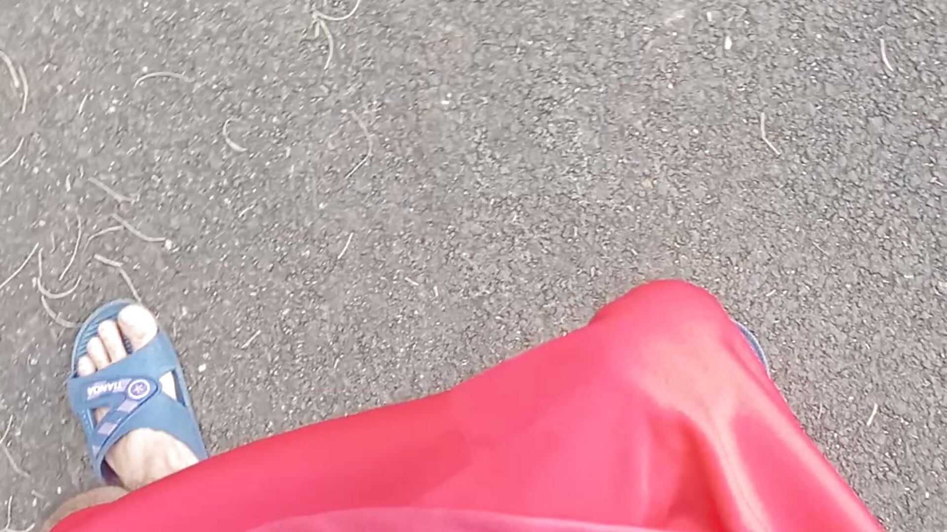 Đi bộ thả rông cho mát - video by haoletrung cam model