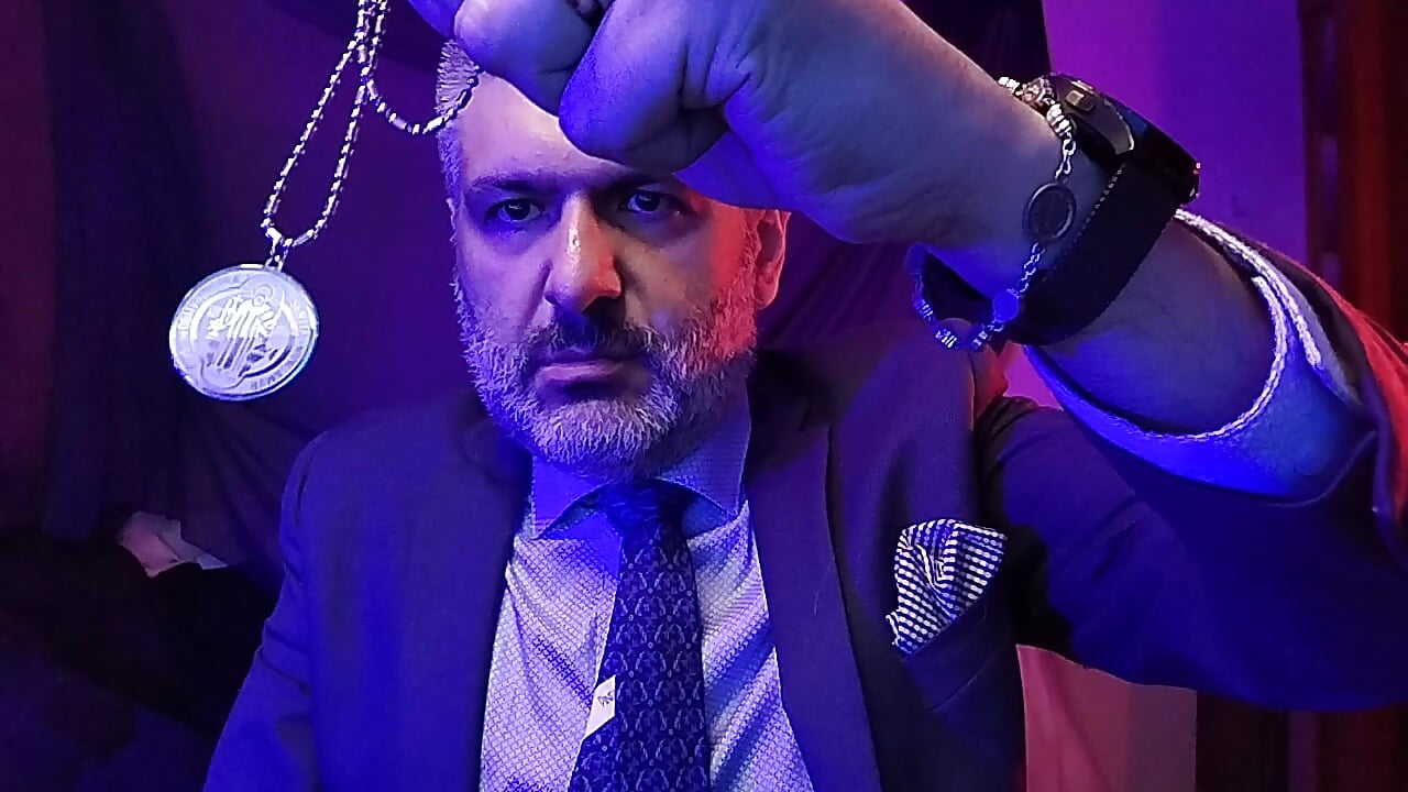 Fans requested – suited mature daddy drifts into erotic trance 😵‍💫💼🍆 - vidéo du modèle de showcams BushBator