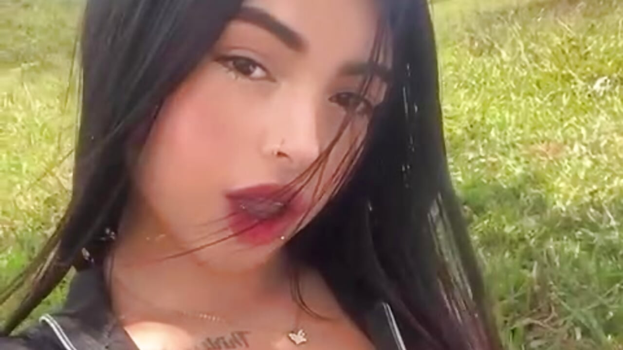 kisses - video by Dulce-diosa cam model