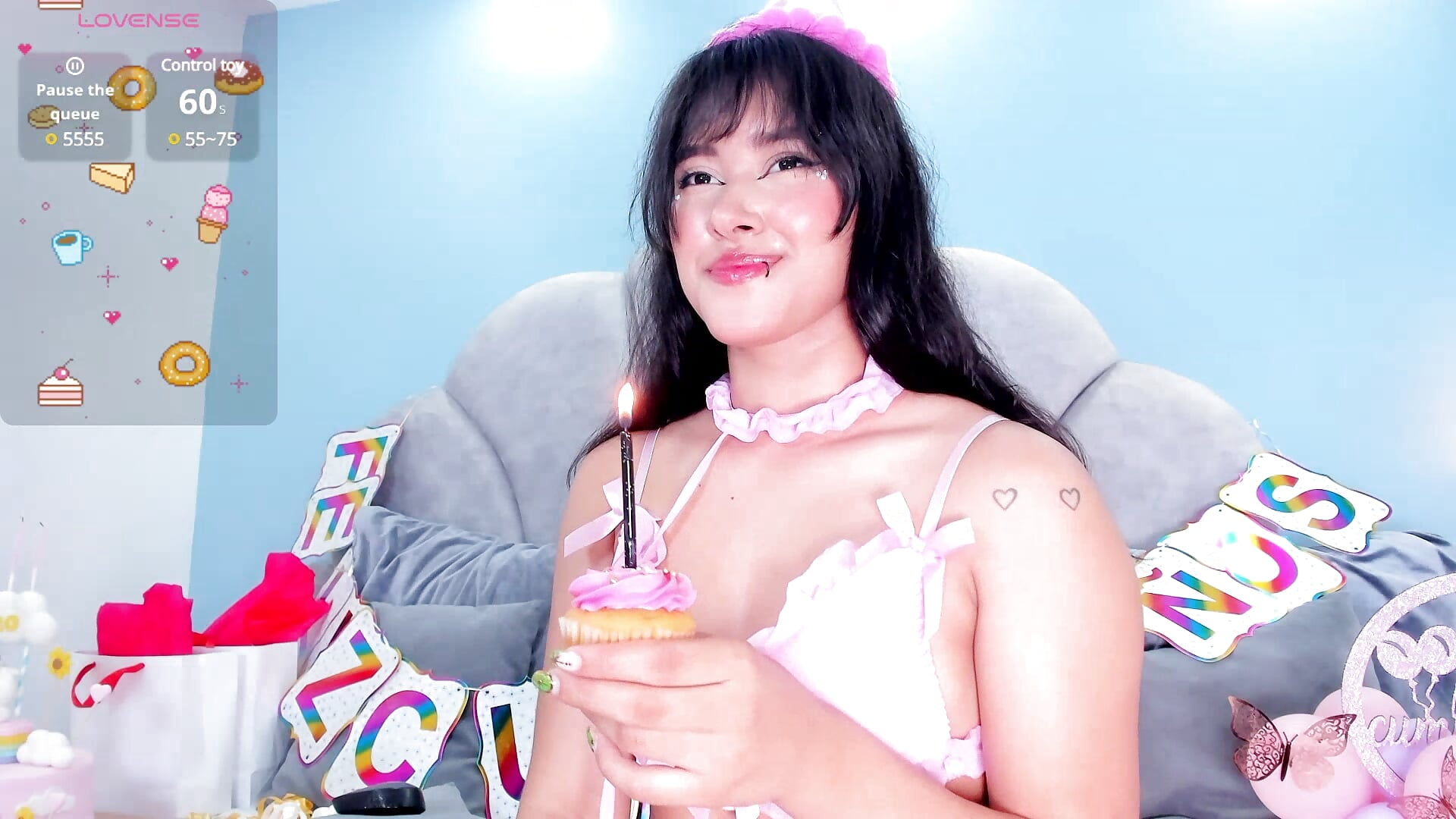 es mi cumpleaños - video di kristal_aitana modella di cam