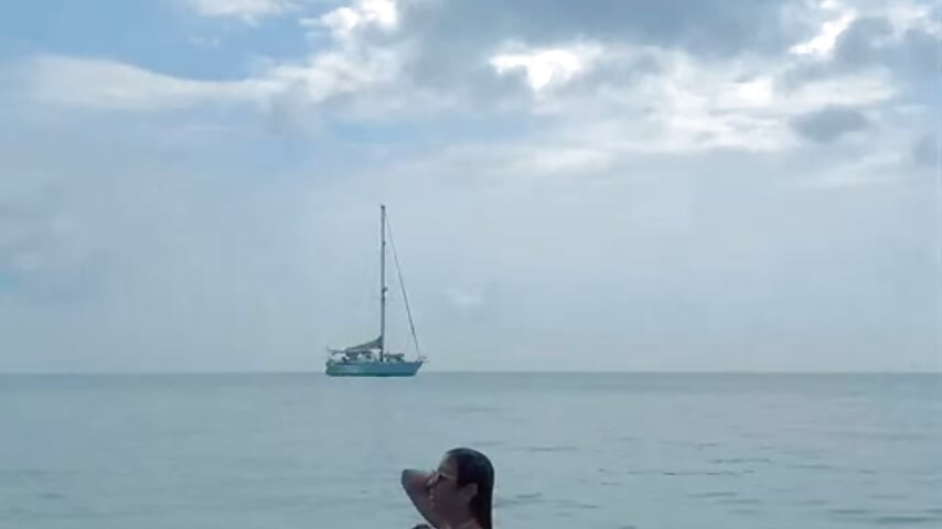 I love enjoying the sound of the sea, do you want to do it with me? - _emmawats_and_Helen adlı kamera modelinin videosu
