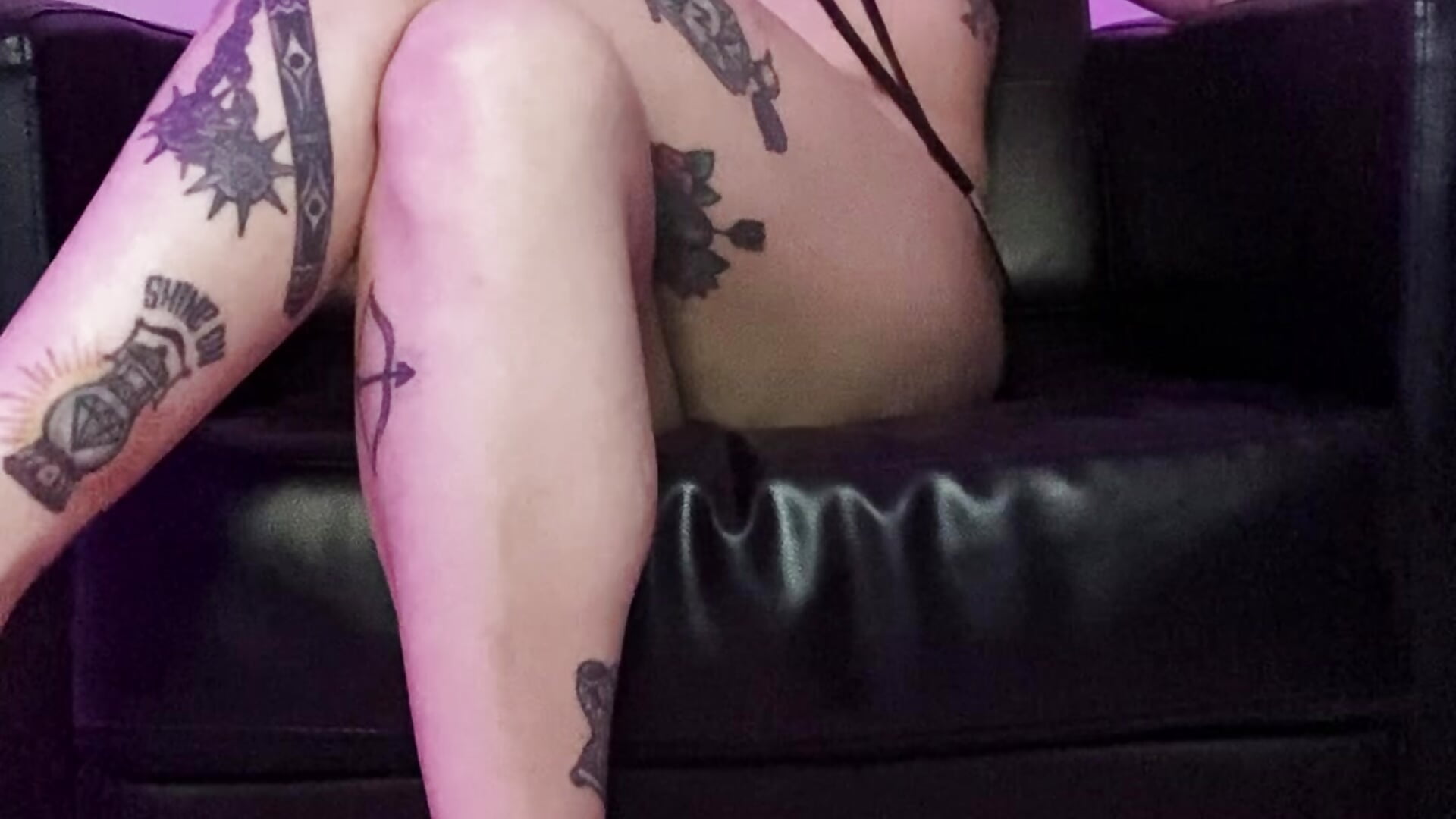 Leg Crossing Ignore Pussy Tease in Latex (Coco solo)