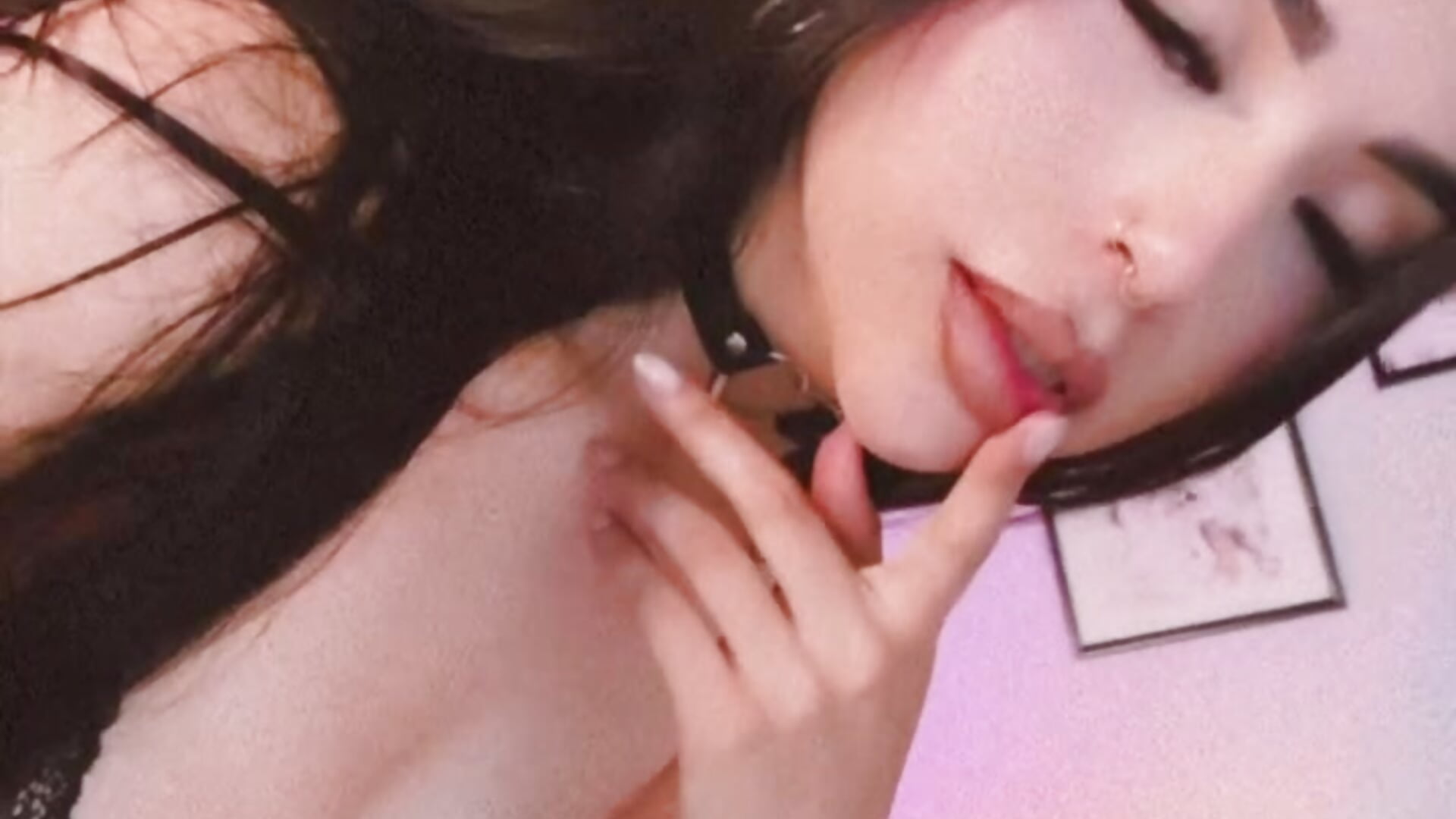 Do you like this style—elegant, glamorous, and sexy? 🖤🔥 - video van Luna__Ponce cam-model