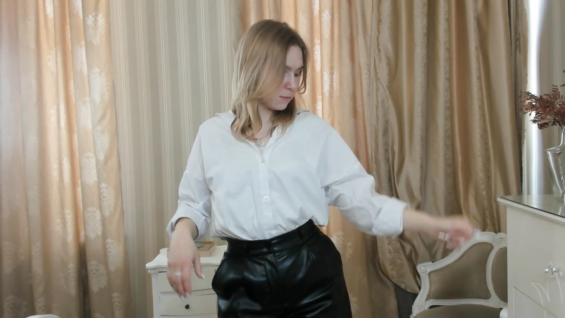 Just dance! - video by KathyRoberts cam model