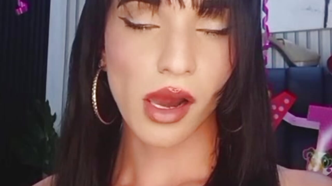 PamelaAnderson_2 - Cam Model Trending Video 8186