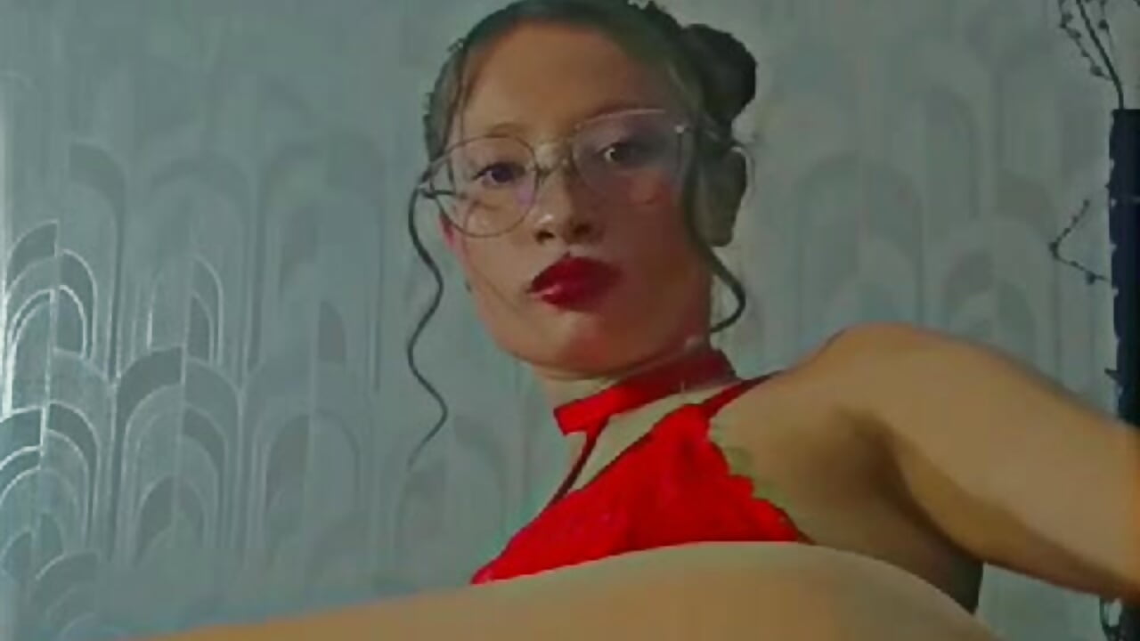 Spank me Ass ? - video by Laylapetite cam model