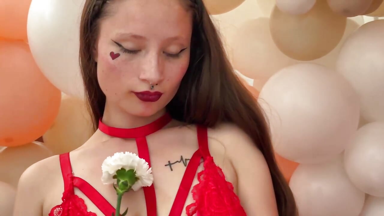Feeling free ♥ - video by Laylapetite cam model