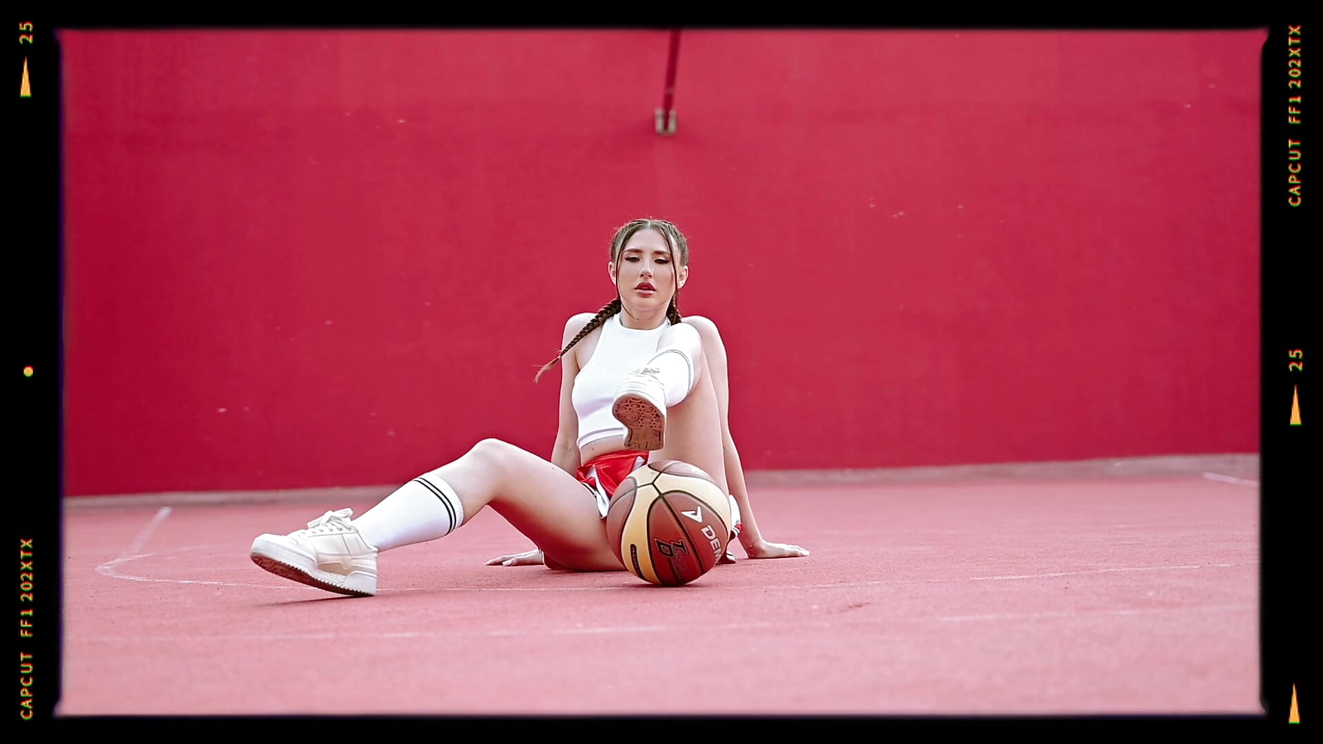 Let's play?) - video by Jullia_Carter cam model