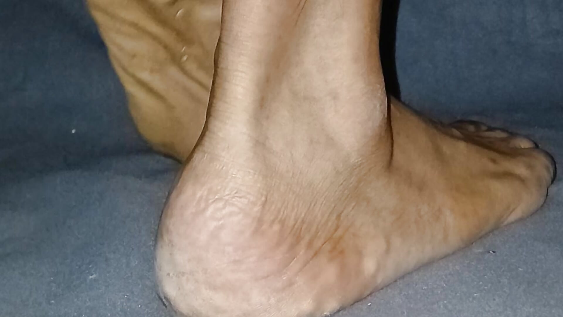 My feet - video by Bootyfeet69 cam model