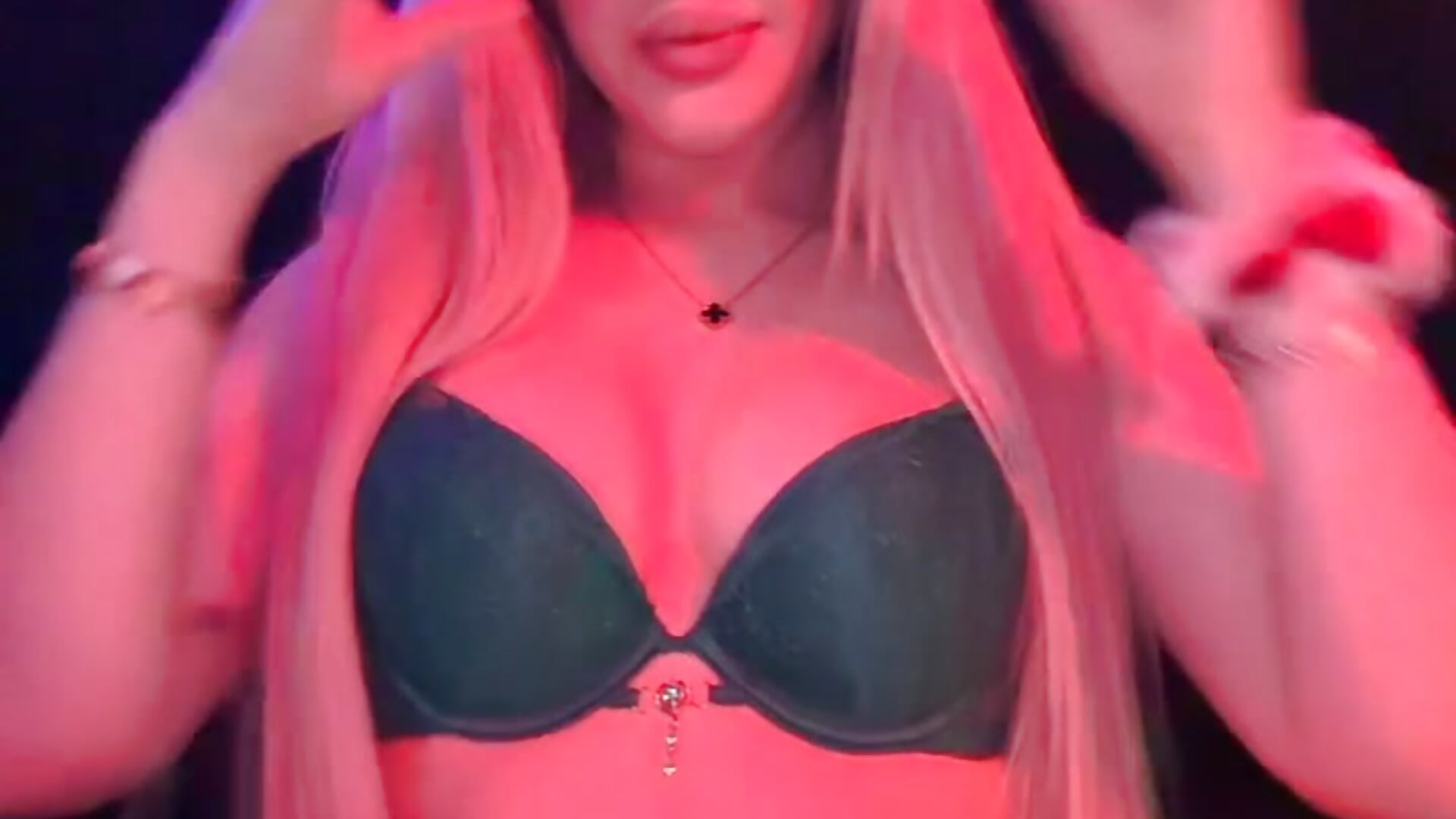 ✨ - Video von Holly-Glamour Cam-Model