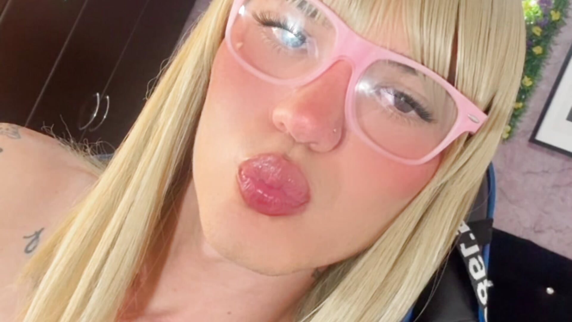 9CB053E6-2138-445D-90C2-AA8D710C600A - video by jessicaJonss cam model