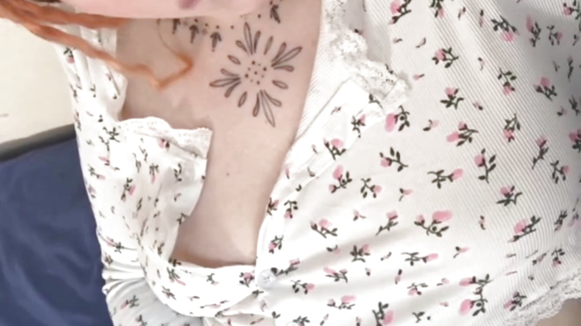 Tease through panties – видео вебкам-модели The_Full_Red_Moon