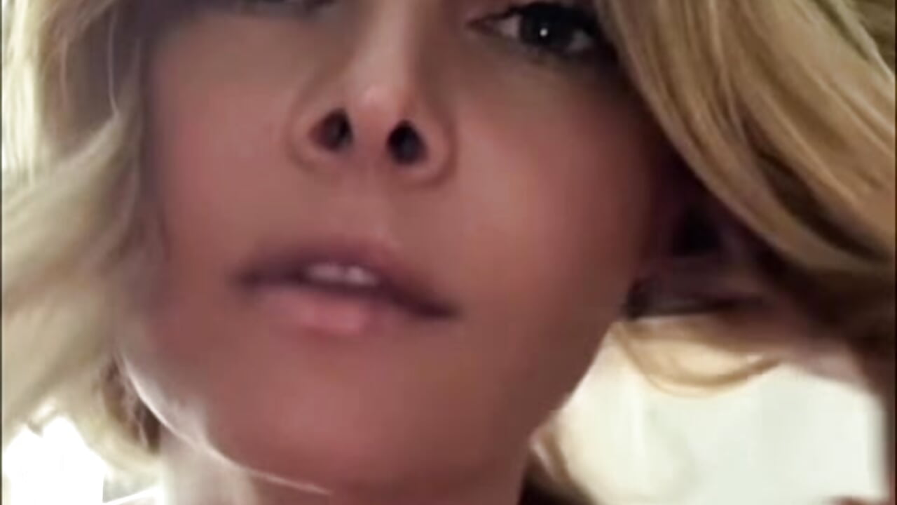 Kisses - video av RissaRheys cam model