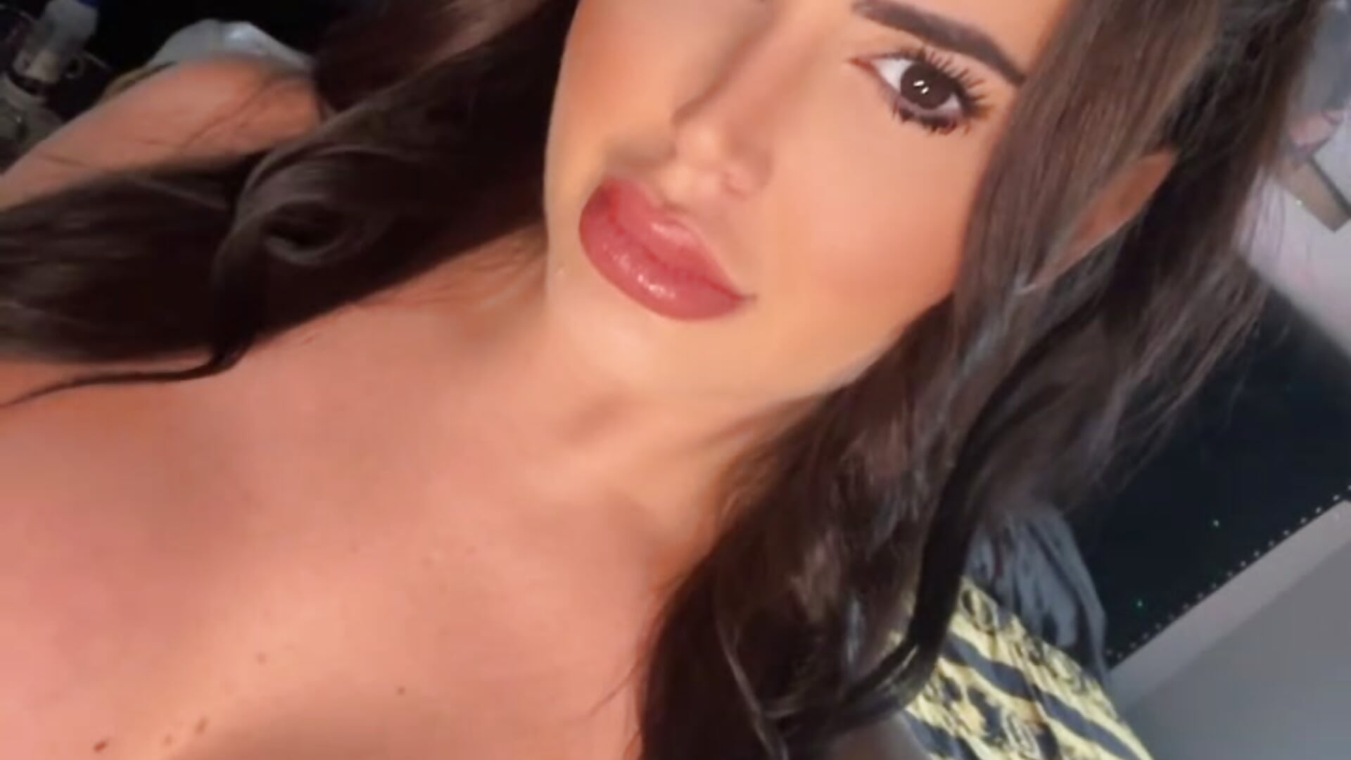 Guess who's back online! - vídeo de la modelo de cam yourgoddessangela