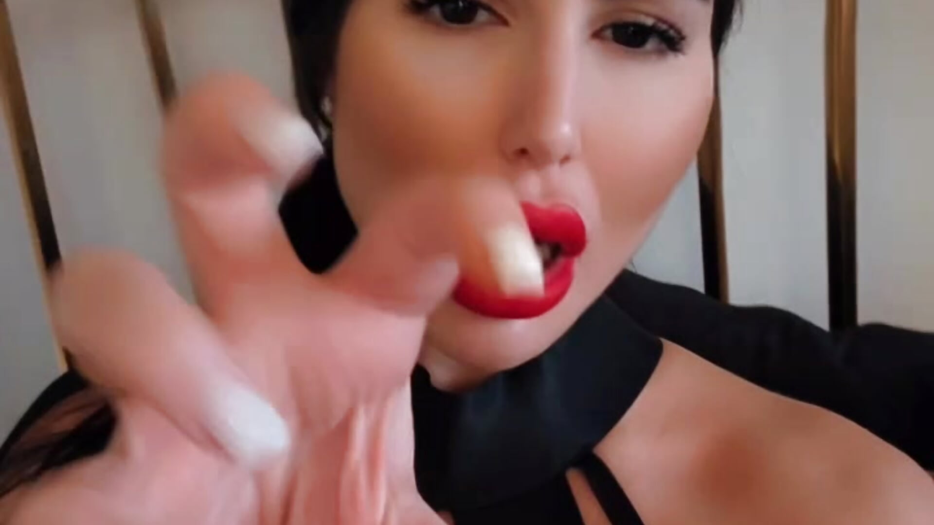 Dame un GRRRRRR. - video by yourgoddessangela cam model