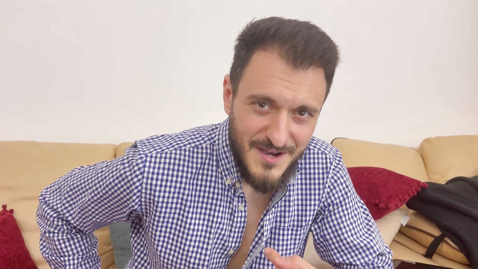 video-output-85571FE1-7025-49A7-98B8-AF28D58C7118 - video by HankRockwell cam model