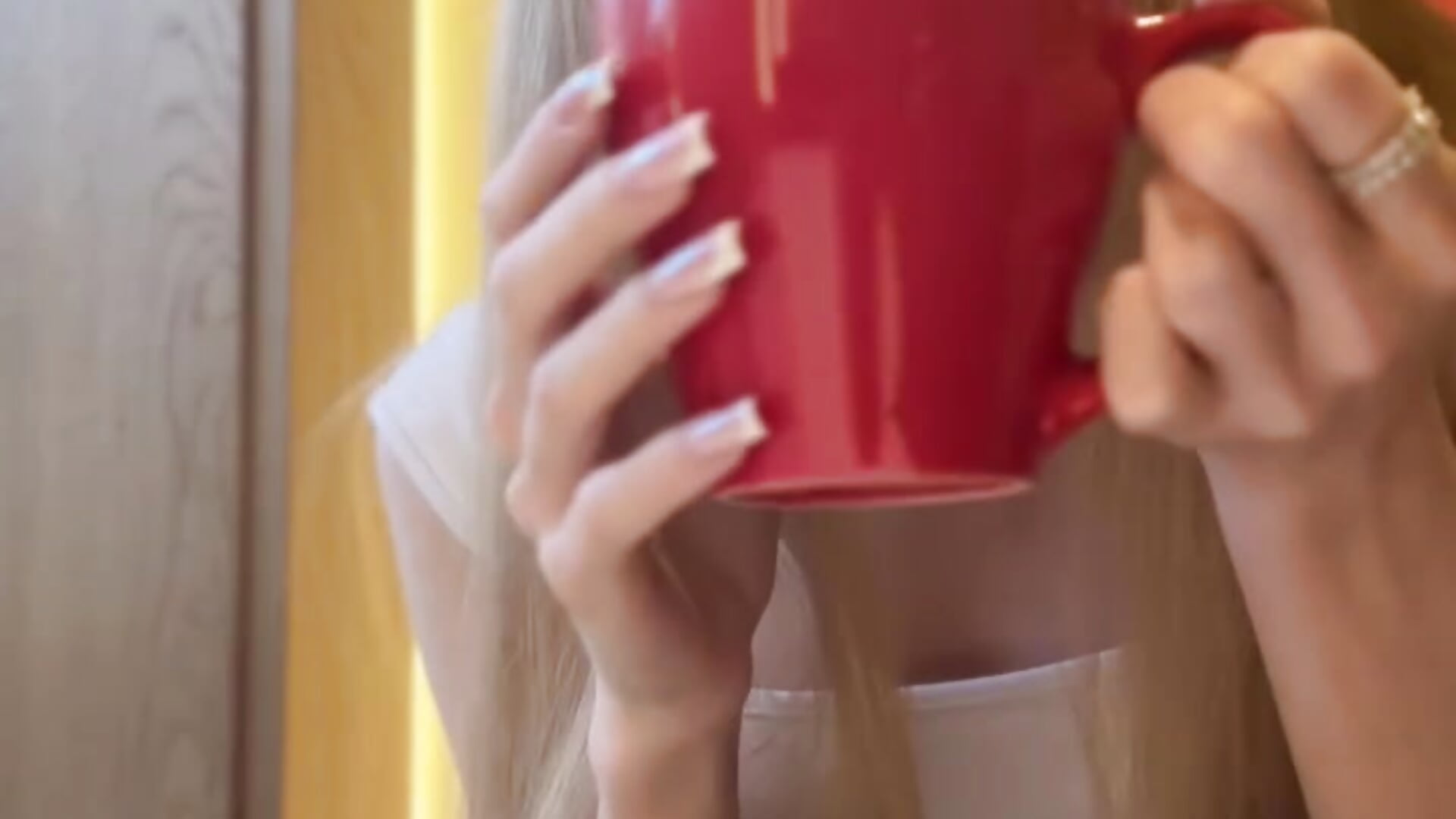 Get me coffee! (I love) - video by Mermaid_Melody cam model