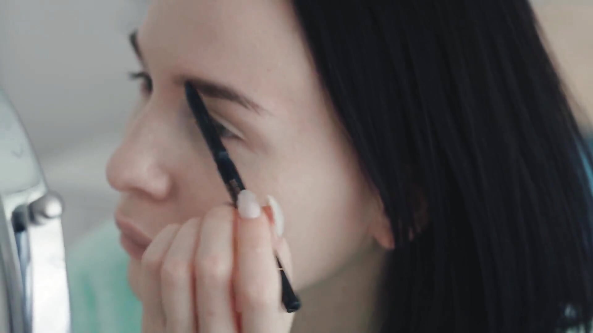 Doing make up - video by Mermaid_Melody cam model