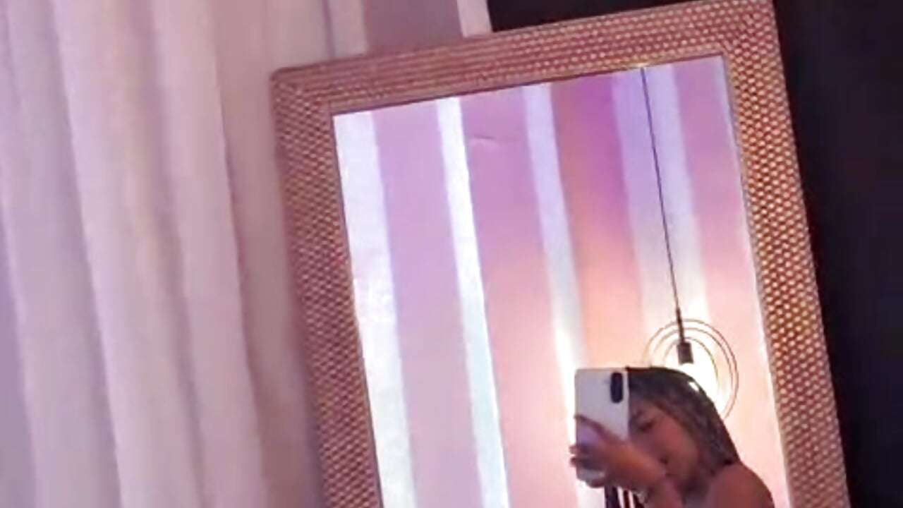 🖤🖤🖤 — filmik Queen_perla_, modela(-lki) na kamerkach