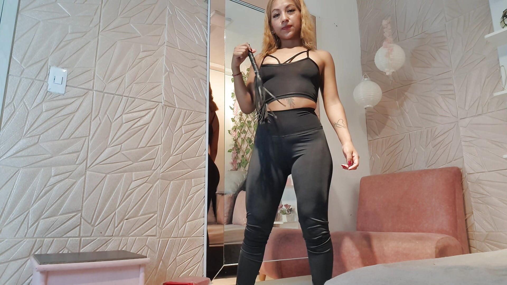 You would like it to be associated with my whip – video od webkamerové modelky agatadelphine