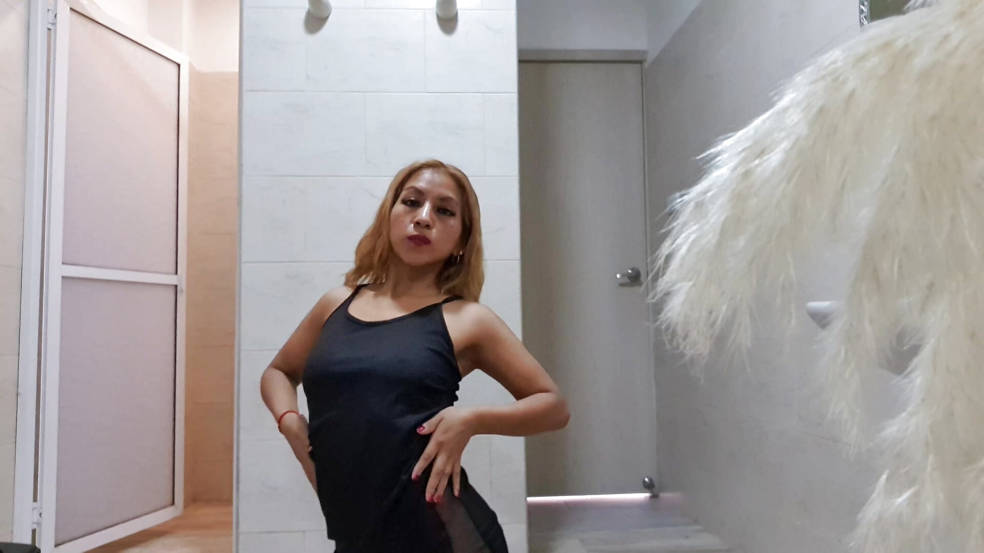 I love my new dress – video od webkamerové modelky agatadelphine