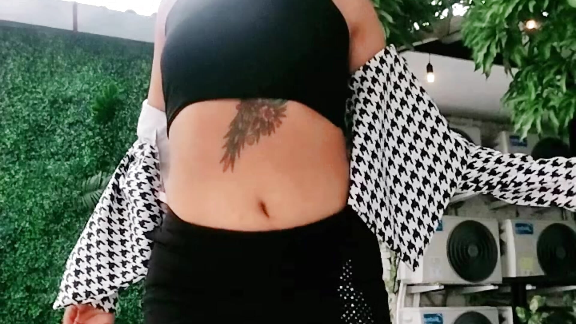 A sexy striptease – video od webkamerové modelky agatadelphine
