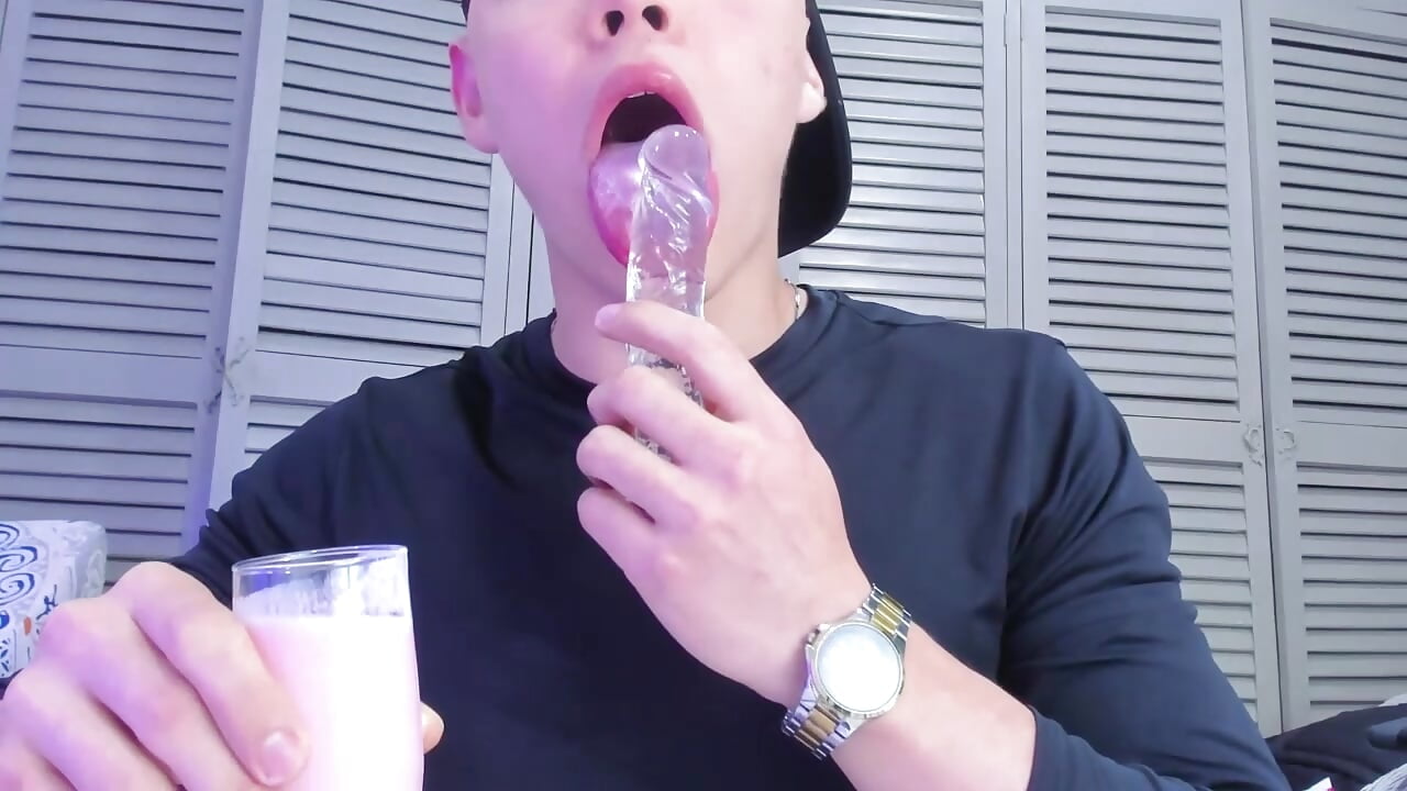 Delicious blowjob in yogurt