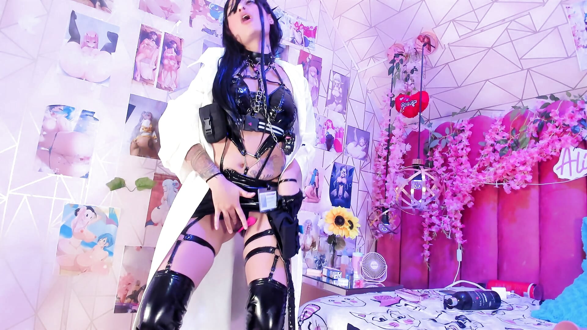 20251120193818 (1).mp4 – видео вебкам-модели Alicebenett