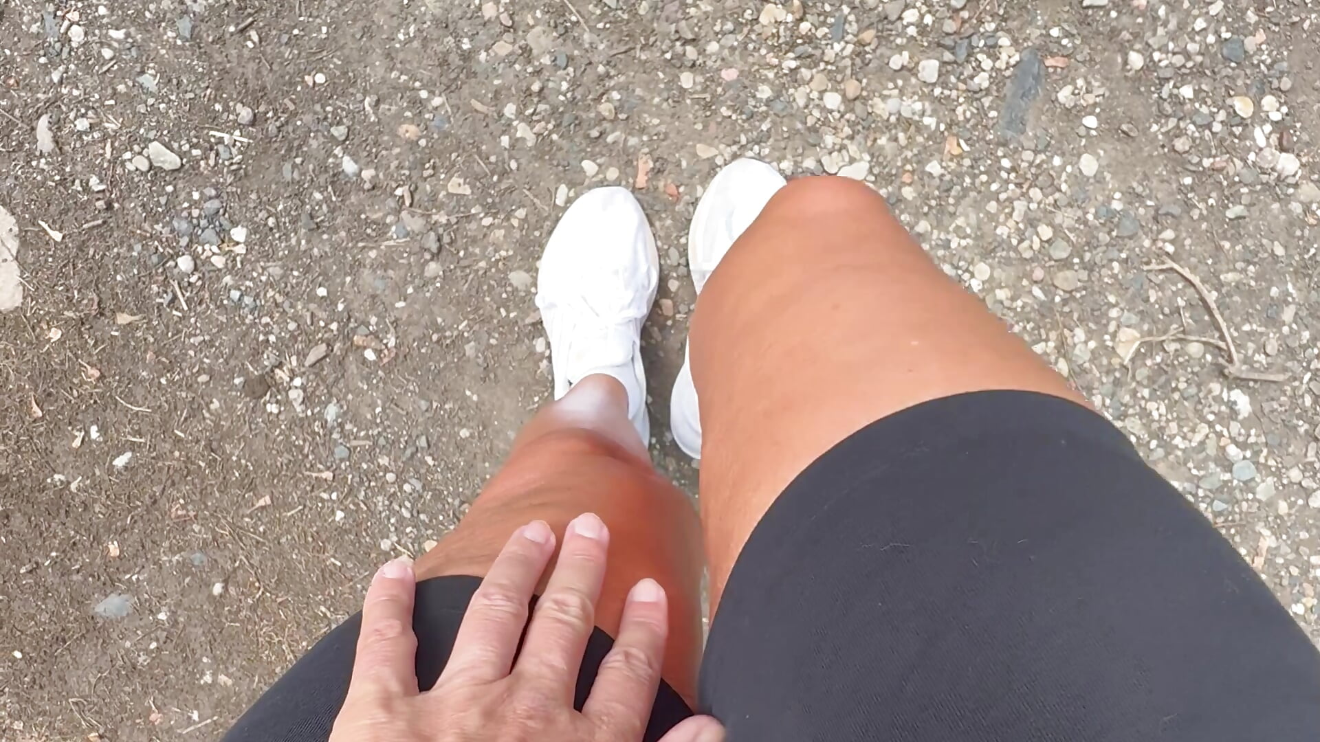 Softcore-white sportboots, my legs and pussy throught leggings.Bílé botasky,nohy a klín přes legíny❤ – video od webkamerové modelky SexyBella41