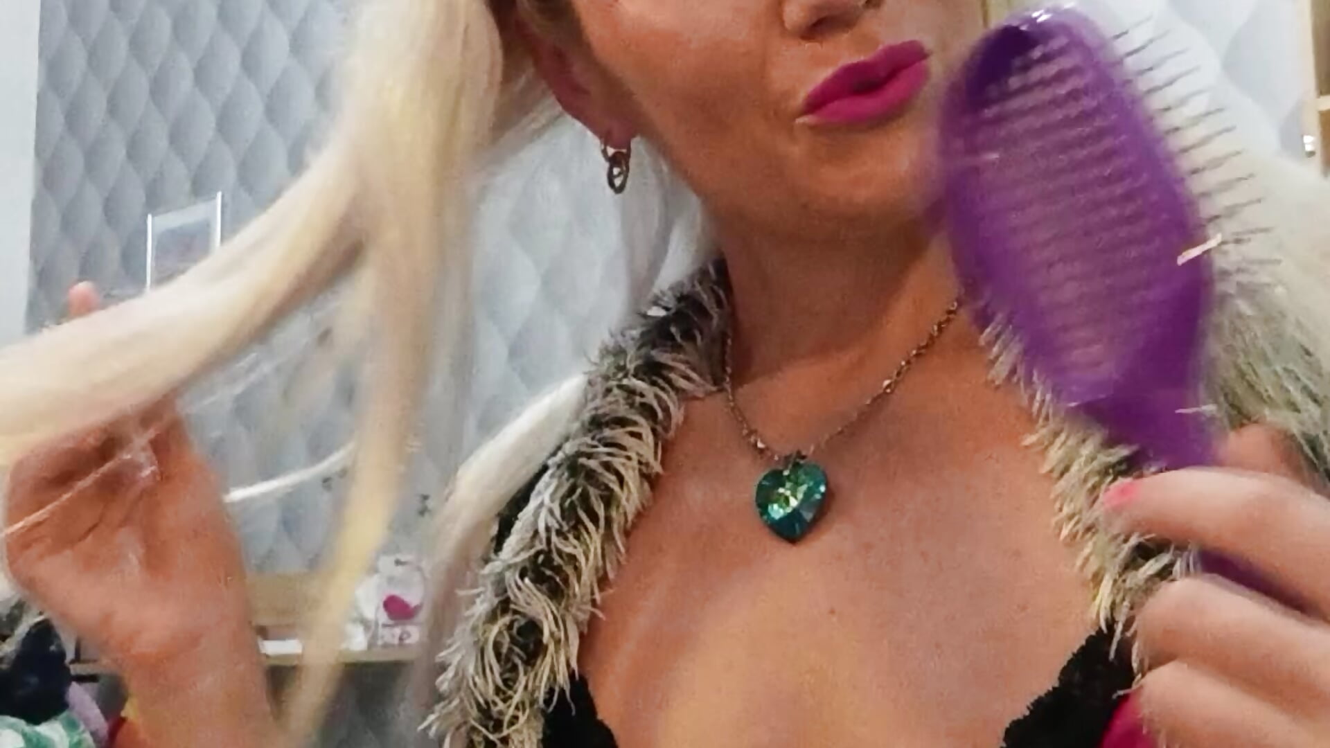 Kiss for you And my blond hair  ♥️💋 – video od webkamerové modelky SexyBella41