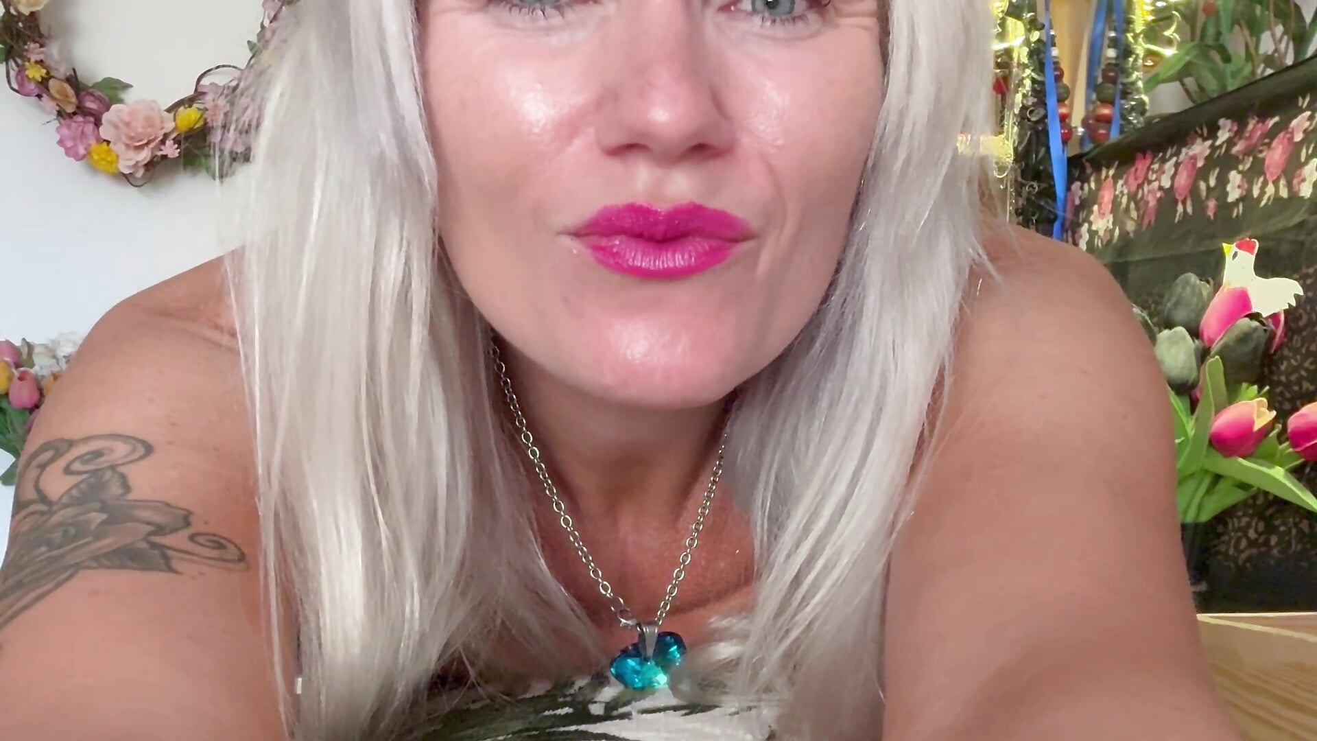 😍 soft kiss 2 plus eye contact 😍