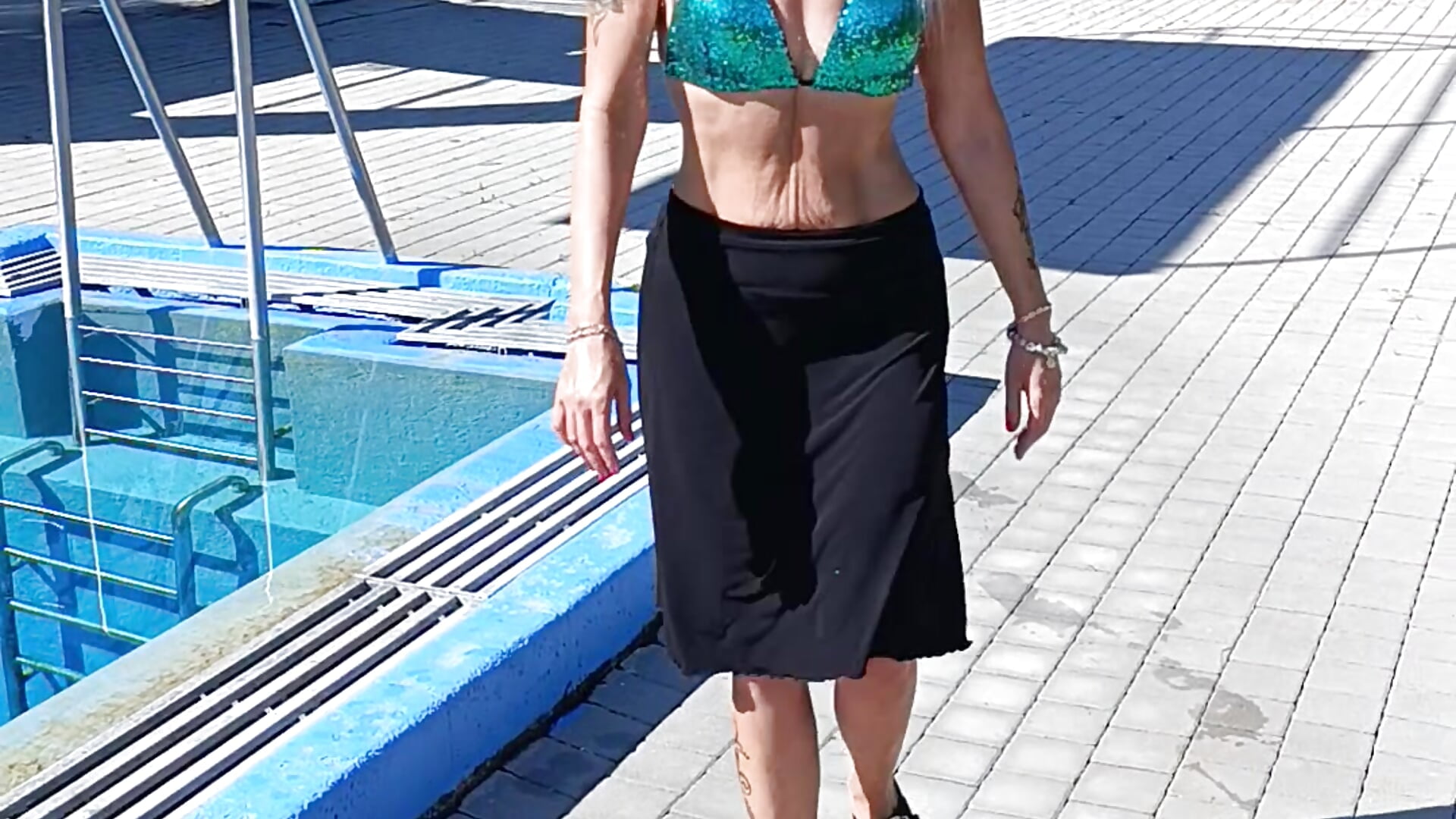 Summer Kiss for you 💋 – video af sexywildcat40 cam-model